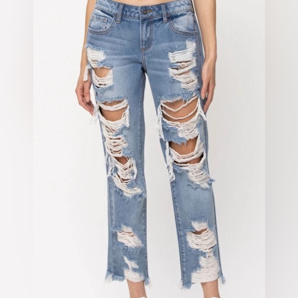 NWT Cello Heavy Destroyed Boyfriend Jeans - Picture 1 of 3